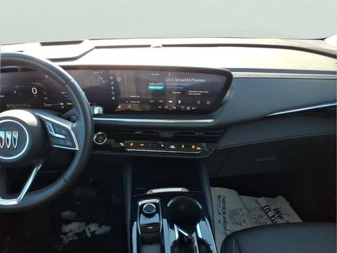 Used 2025 Buick Envision Preferred AWD/4WD image 12