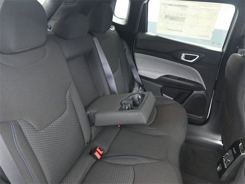 Used 2025 Jeep Compass Sport image 16