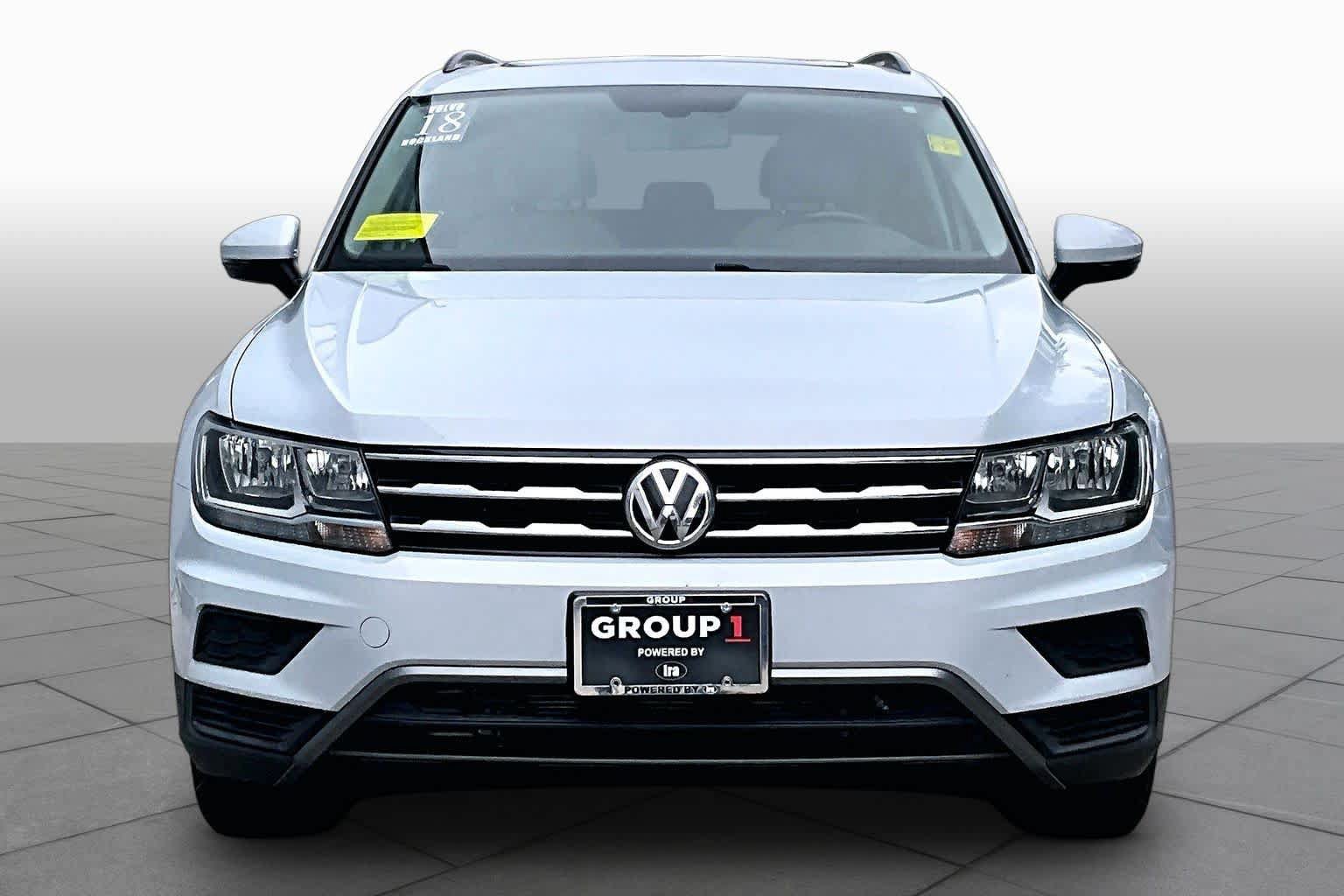 Used 2018 Volkswagen Tiguan SE w/ Panoramic Sunroof Package AWD/4WD image 4