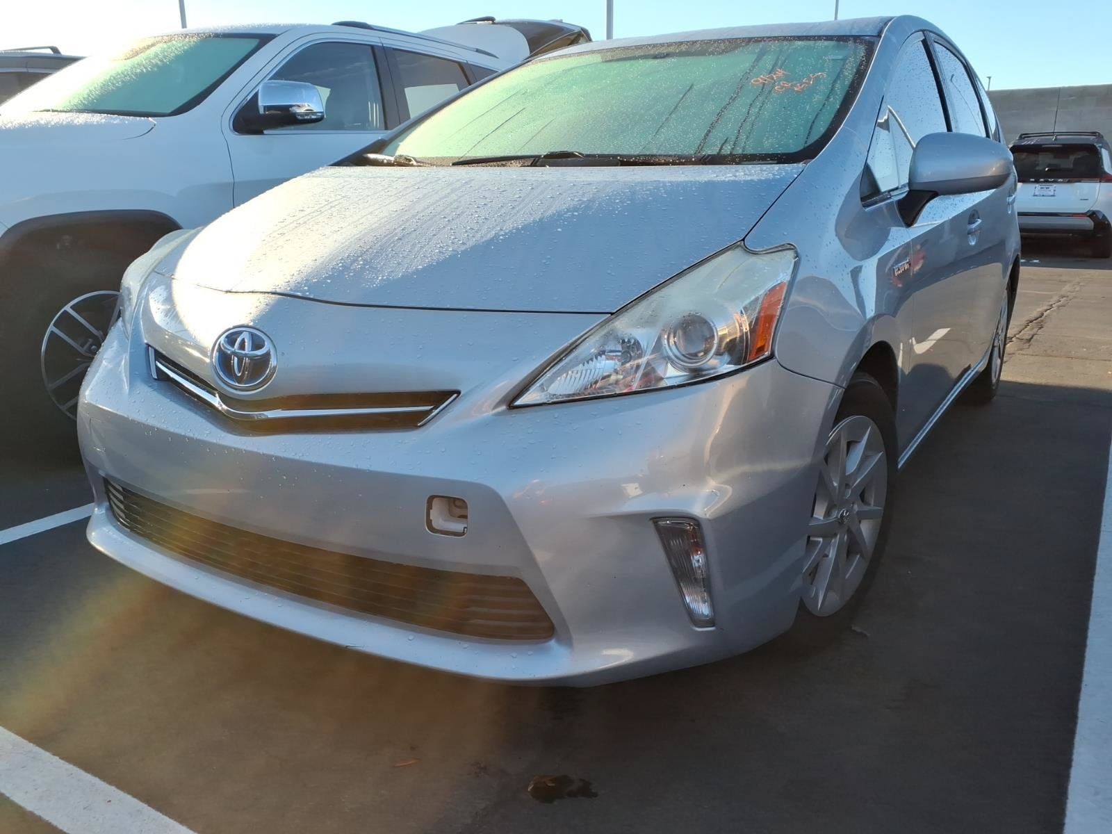 Used 2014 Toyota Prius V Three FWD image 2