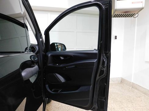 Used 2019 Mercedes-Benz Metris Passenger image 68