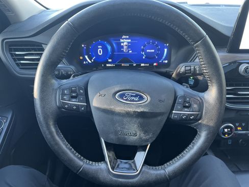 Used 2020 Ford Escape Titanium w/ Titanium Premium Package 2.0 AWD/4WD image 15
