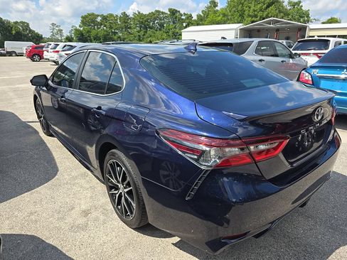 Used 2021 Toyota Camry SE FWD image 7