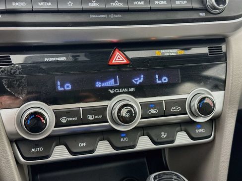 Used 2020 Hyundai Elantra SEL FWD image 16