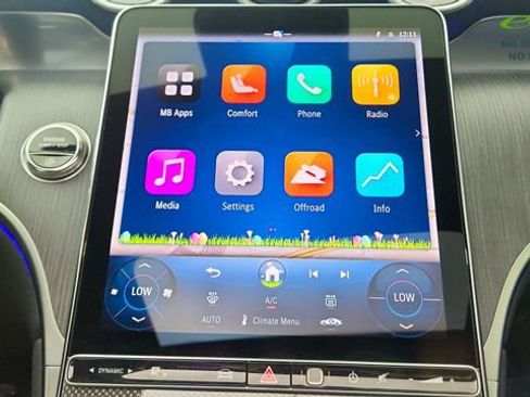 Used 2025 Mercedes-Benz GLC 300 4MATIC image 50