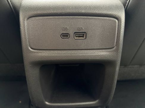 Used 2025 Chevrolet Trax LT FWD image 26
