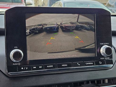 Used 2022 Mitsubishi Outlander SE image 25