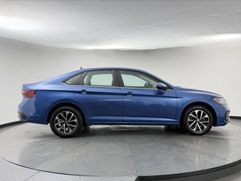 Used 2022 Volkswagen Jetta S FWD image 9
