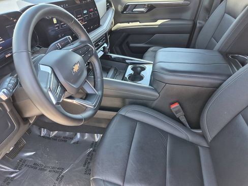 Used 2025 Chevrolet Tahoe LT AWD/4WD image 12