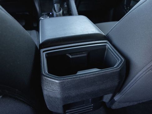 Used 2025 Toyota Tacoma SR5 image 27