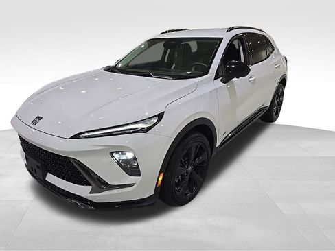 Certified 2025 Buick Envision Sport Touring image 3