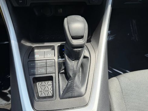 Used 2023 Toyota RAV4 LE AWD/4WD image 19