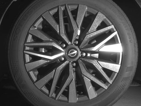 Used 2025 Nissan Altima 2.5 SV image 12