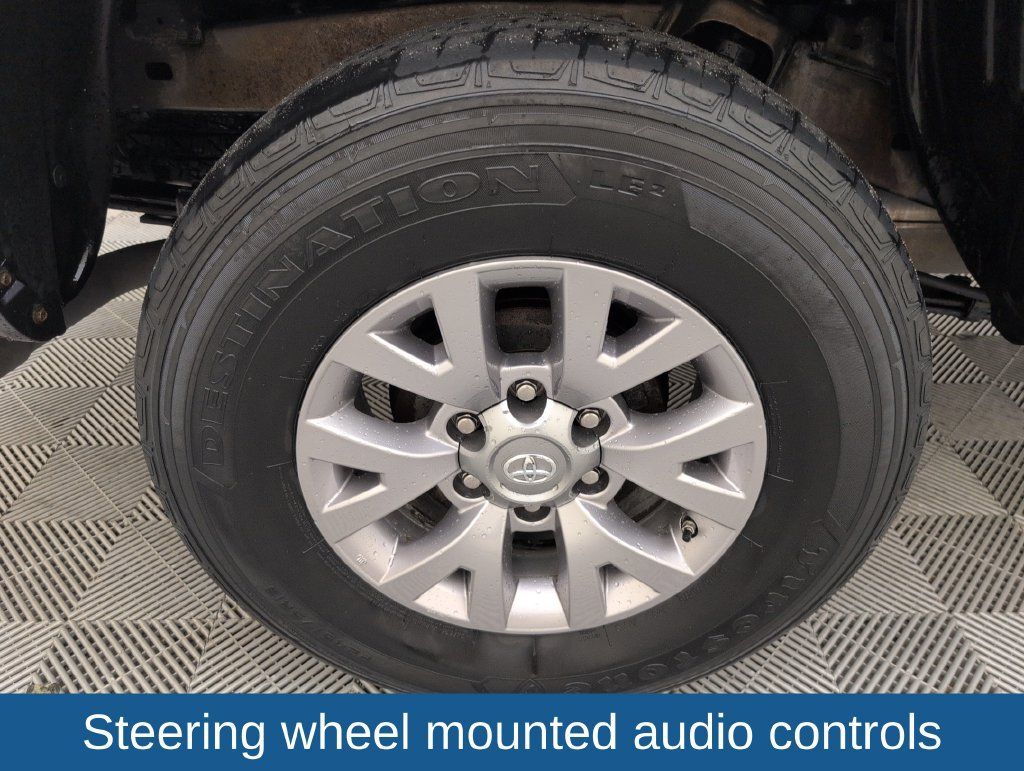 Used 2018 Toyota Tacoma SR5 RWD image 16