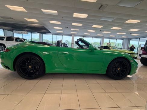 Used 2017 Porsche 911 Carrera RWD image 5