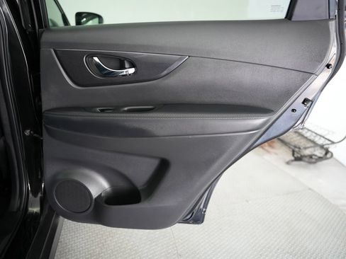 Used 2020 Nissan Rogue SV FWD image 33