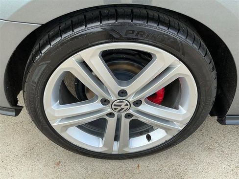 Used 2017 Volkswagen Jetta GLI FWD image 24