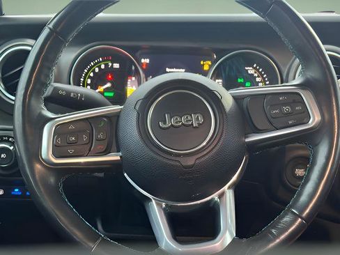 Used 2022 Jeep Wrangler Unlimited Rubicon 4xe w/ Cold Weather Group AWD/4WD image 11