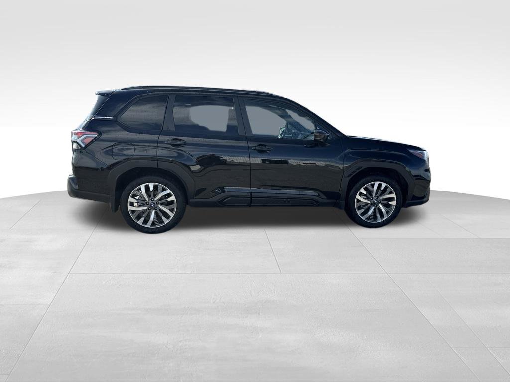 Used 2025 Subaru Forester Touring AWD/4WD image 10