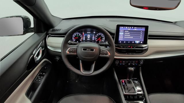 Used 2025 Jeep Compass Limited AWD/4WD image 13