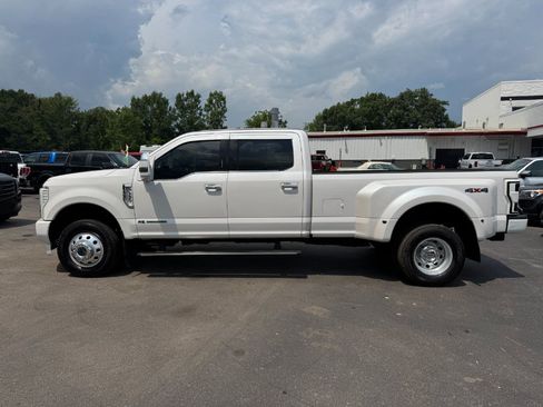 Used 2017 Ford F350 Platinum w/ Platinum Ultimate Package AWD/4WD image 2