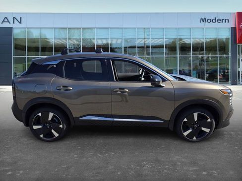 New 2026 Nissan Kicks SR w/ Cold Weather Package image 4