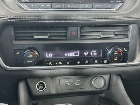 Used 2023 Nissan Rogue SV w/ SV Premium B Package FWD image 23