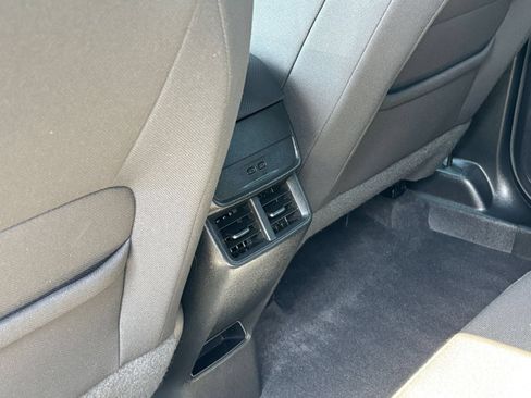 Used 2025 Chevrolet Equinox LT FWD image 23