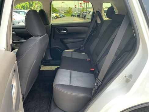 Used 2025 Nissan Rogue SV FWD image 23