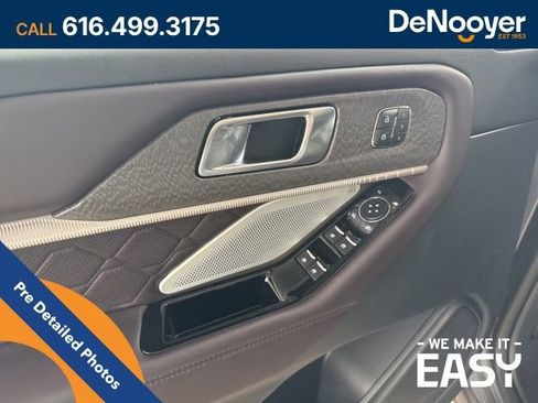 Used 2025 Ford Explorer Platinum w/ Ultimate Package AWD/4WD image 13