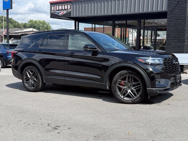 Used 2025 Ford Explorer ST AWD/4WD image 1