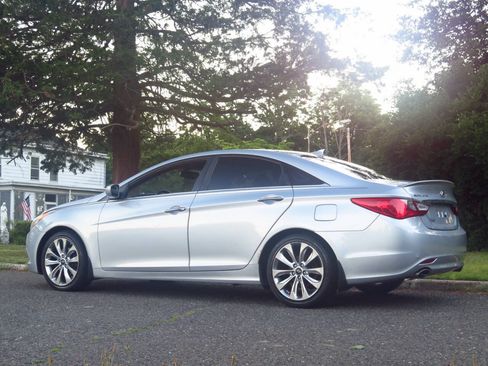 Used 2012 Hyundai Sonata SE FWD image 3
