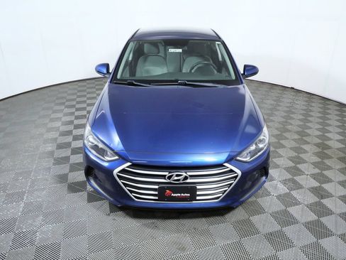 Used 2018 Hyundai Elantra SE w/ Cargo Package FWD image 3