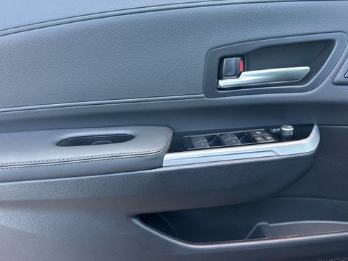 New 2026 Toyota Sienna Platinum AWD/4WD image 12