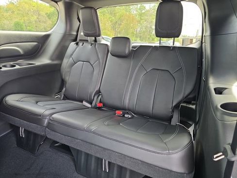 New 2026 Chrysler Pacifica Select FWD image 14