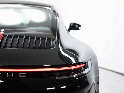 Certified 2021 Porsche 911 Carrera image 36