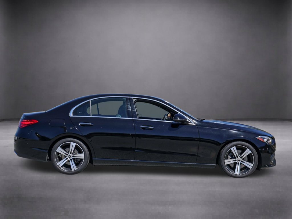 Used 2025 Mercedes-Benz C 300 4MATIC Sedan image 3
