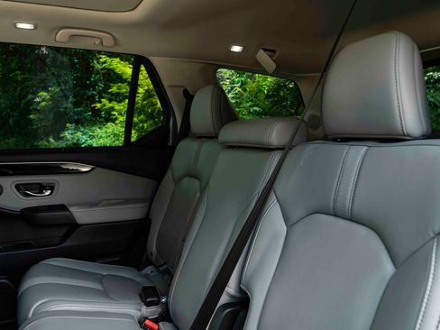 Used 2024 Honda Pilot Touring image 18