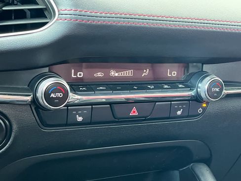 Used 2024 MAZDA MAZDA3 s image 19