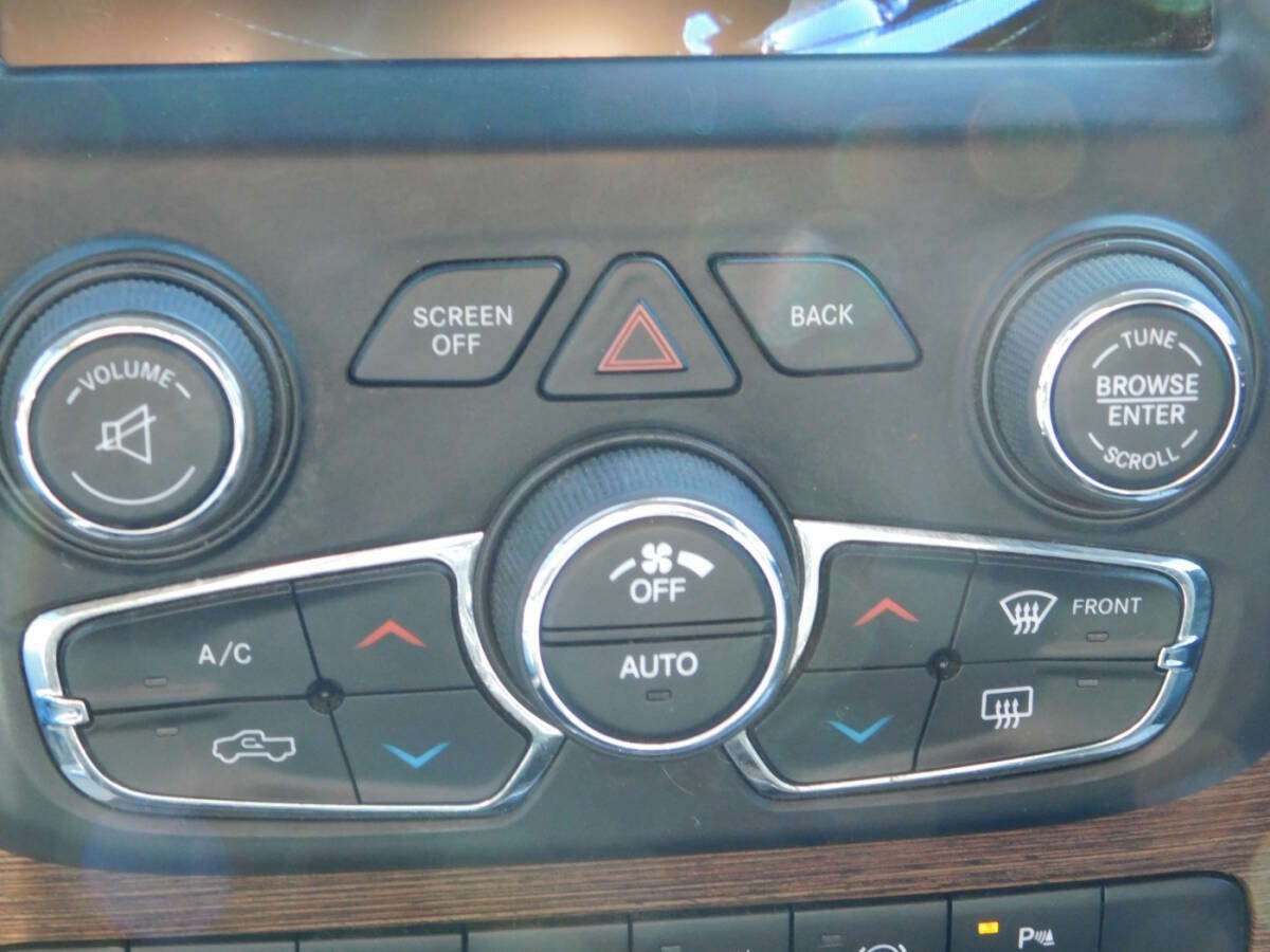 Used 2015 RAM 2500 Laramie w/ Protection Group AWD/4WD image 13