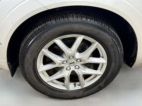 Used 2019 Volvo XC60 T5 Momentum w/ Premium Package image 30