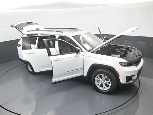 Used 2023 Jeep Grand Cherokee L Limited AWD/4WD image 75