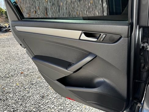 Used 2014 Volkswagen Passat 1.8T S image 16