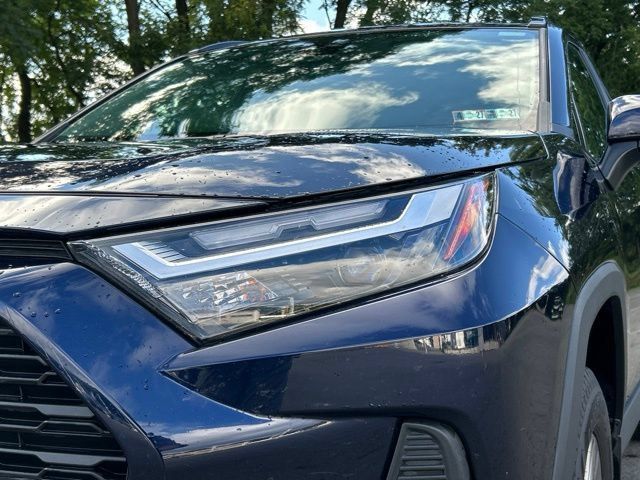 Used 2025 Toyota RAV4 XLE AWD/4WD image 13