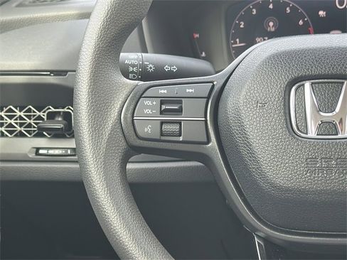 Certified 2025 Honda Accord LX image 33