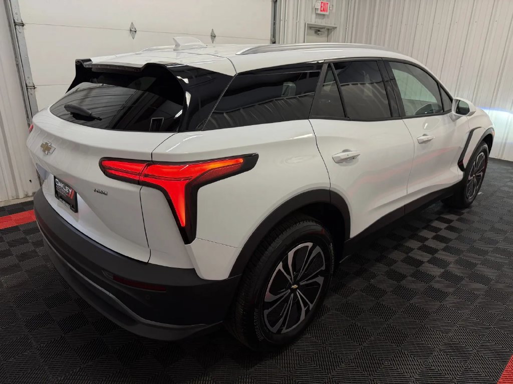 Used 2024 Chevrolet Blazer EV LT AWD/4WD image 4