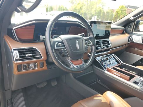 Certified 2024 Lincoln Navigator Reserve AWD/4WD image 13