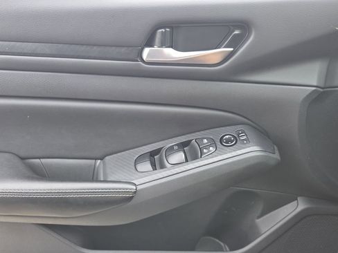 Used 2025 Nissan Altima 2.5 SV FWD image 20