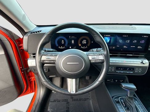 Used 2024 Hyundai Kona SEL image 11