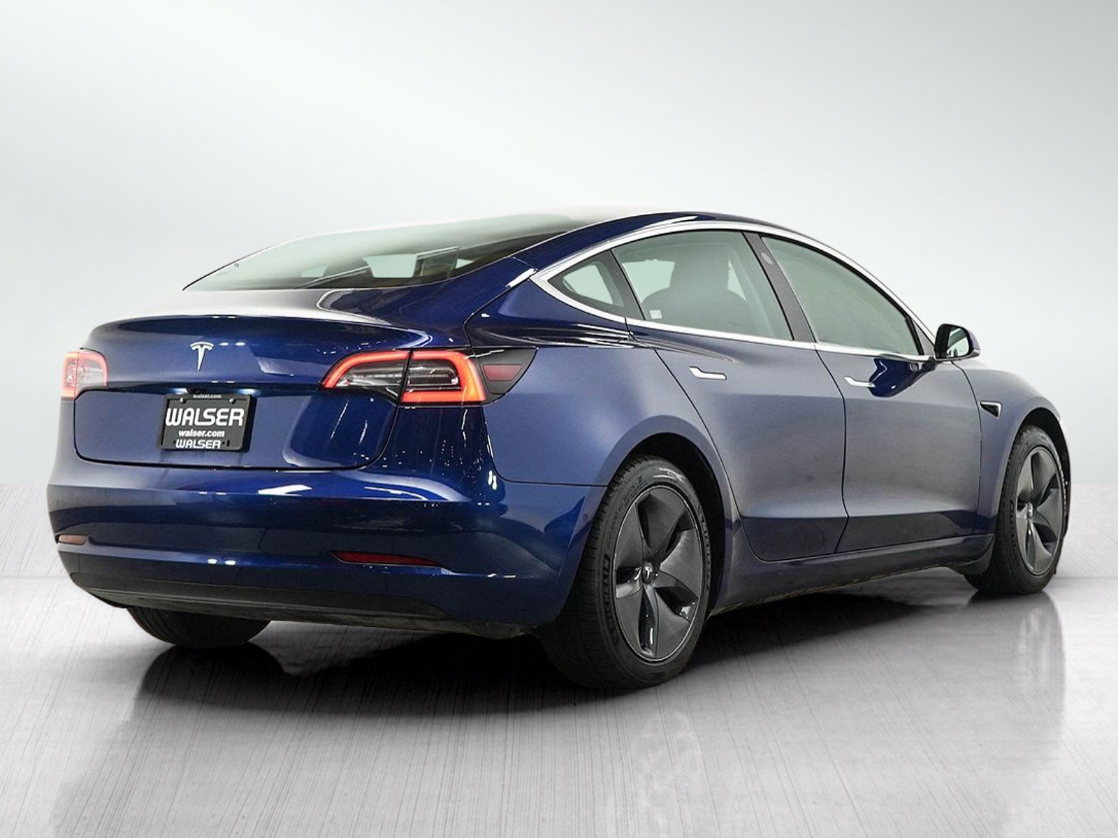 Used 2020 Tesla Model 3 Standard Range RWD image 5